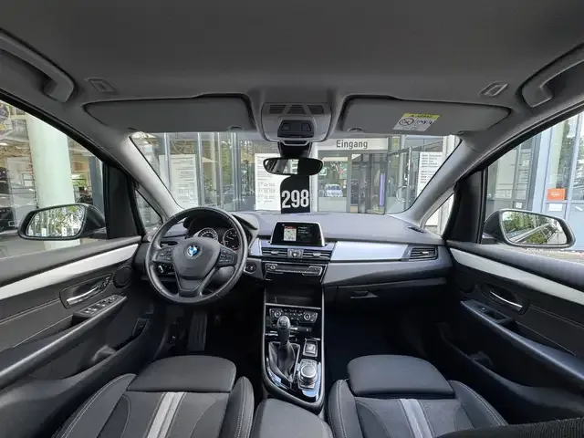 BMW 218