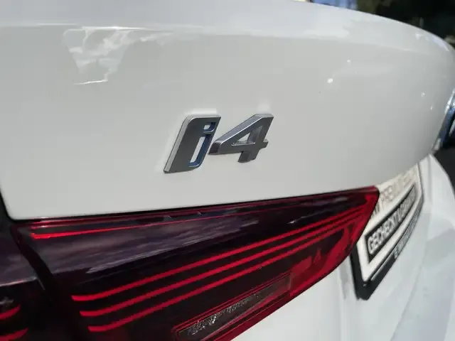 BMW i4
