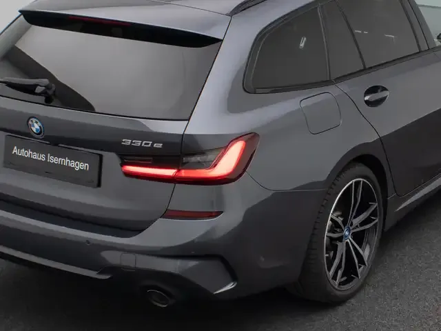 BMW 330
