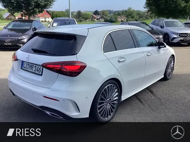Mercedes-Benz A 220