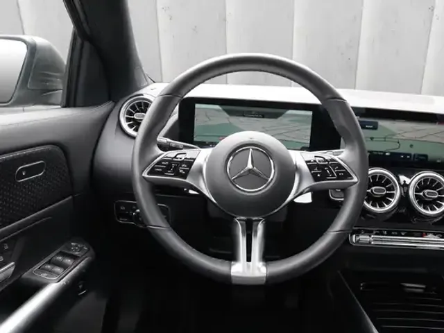 Mercedes-Benz EQA 300