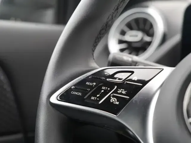 Mercedes-Benz EQA 300