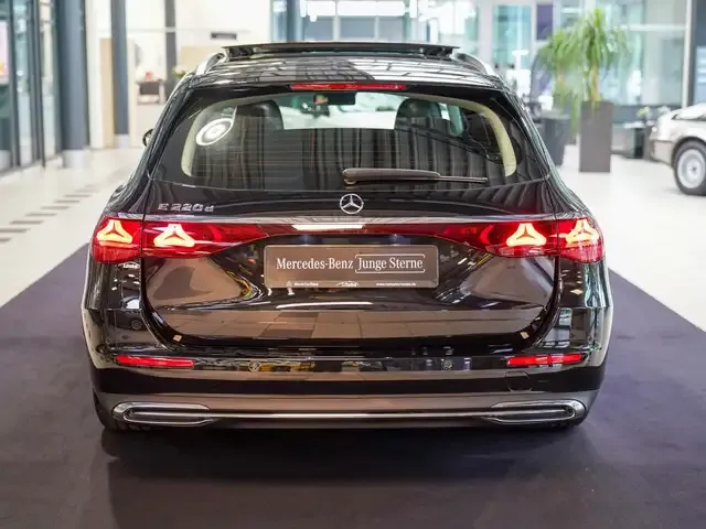 Mercedes-Benz E 220