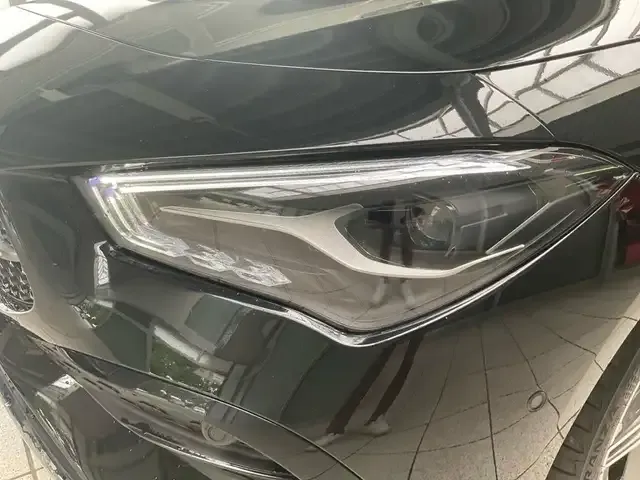 Mercedes-Benz CLA 180