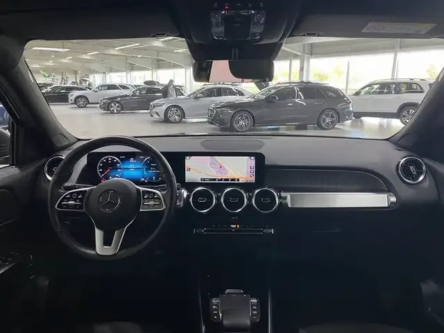 Mercedes-Benz GLB 200