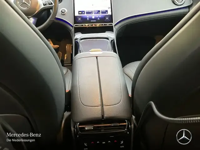 Mercedes-Benz EQE 300