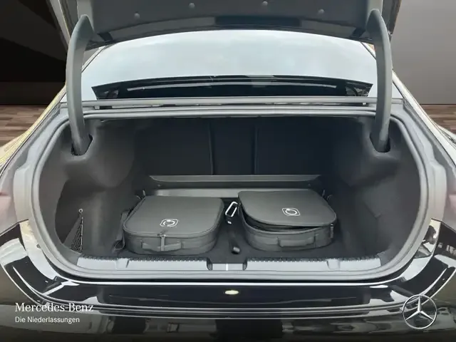 Mercedes-Benz EQE 300