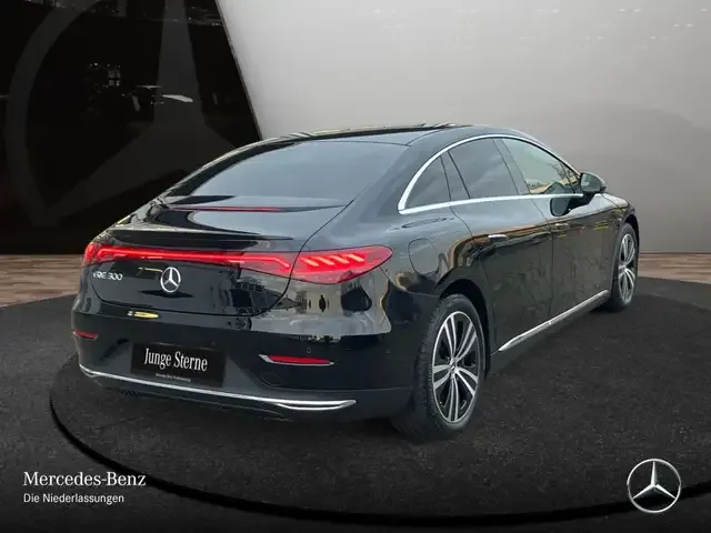 Mercedes-Benz EQE 300