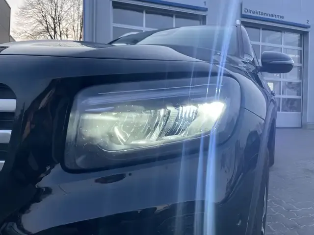 Mercedes-Benz GLB 200