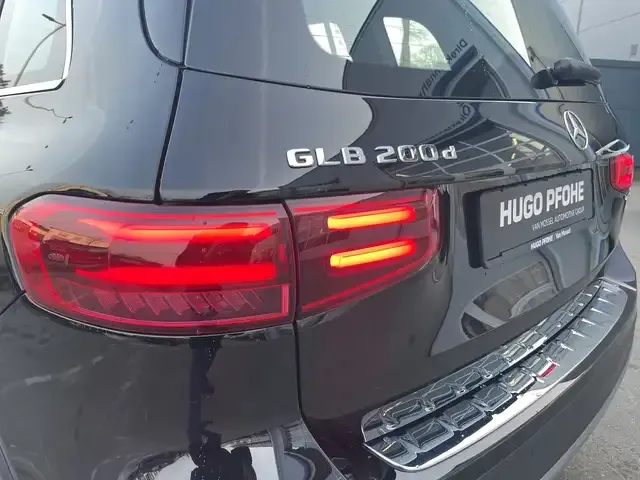 Mercedes-Benz GLB 200