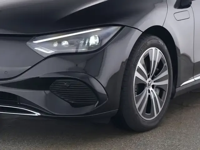Mercedes-Benz EQE 300