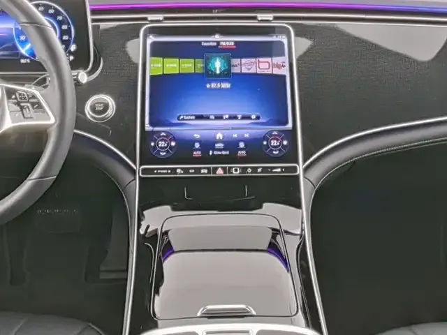 Mercedes-Benz EQE 300