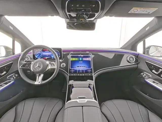 Mercedes-Benz EQE 300