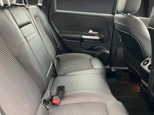 Mercedes-Benz B 220