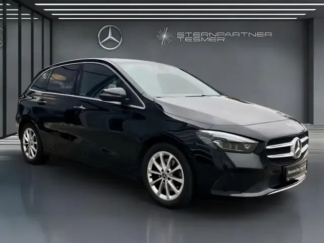 Mercedes-Benz B 220