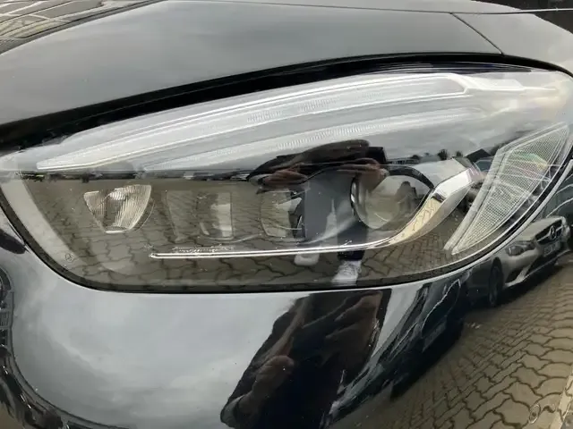 Mercedes-Benz B 220