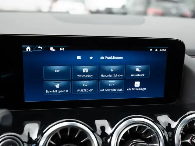 Mercedes-Benz GLA 220