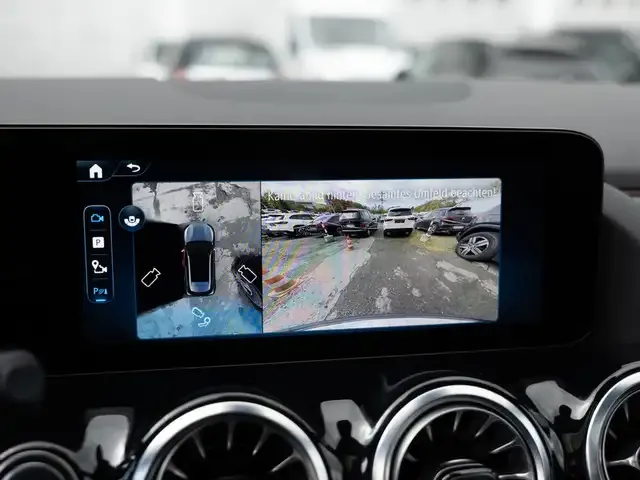 Mercedes-Benz GLA 220