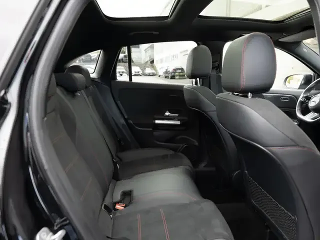 Mercedes-Benz GLA 220