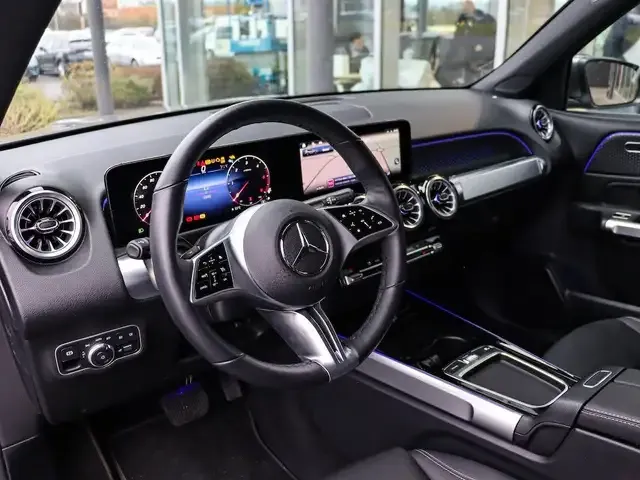 Mercedes-Benz GLB 200