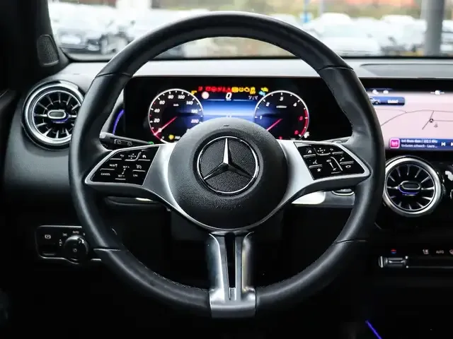 Mercedes-Benz GLB 200