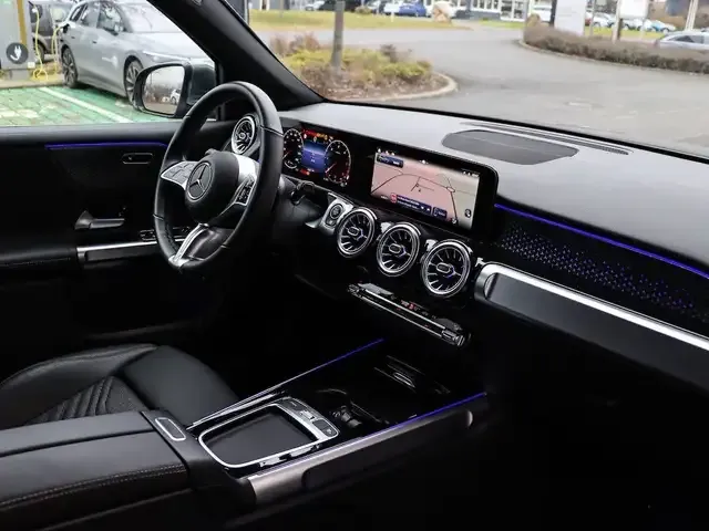 Mercedes-Benz GLB 200