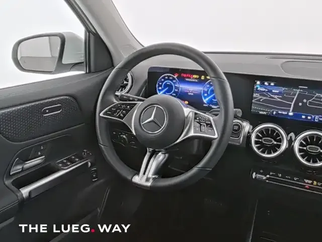 Mercedes-Benz EQB 300