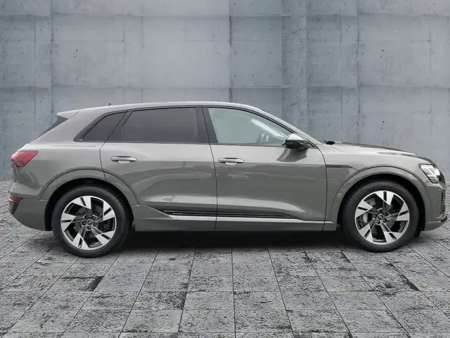 Audi Q8 e-tron