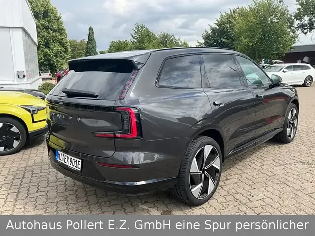 Volvo EX90