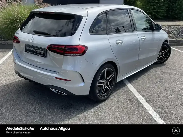 Mercedes-Benz B 200