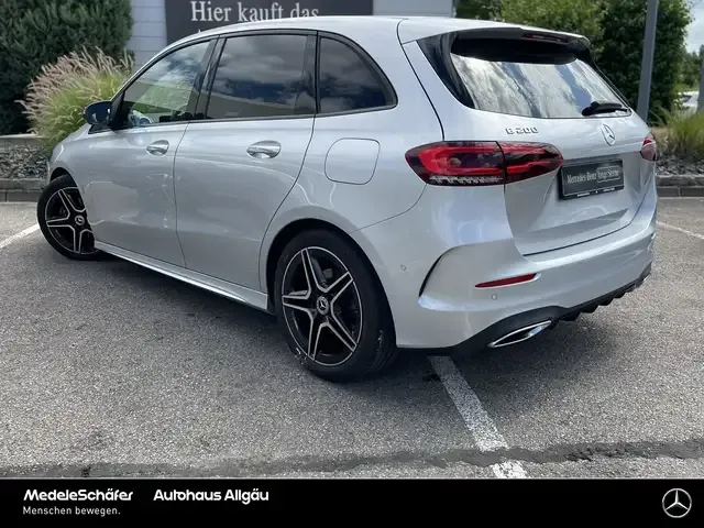 Mercedes-Benz B 200