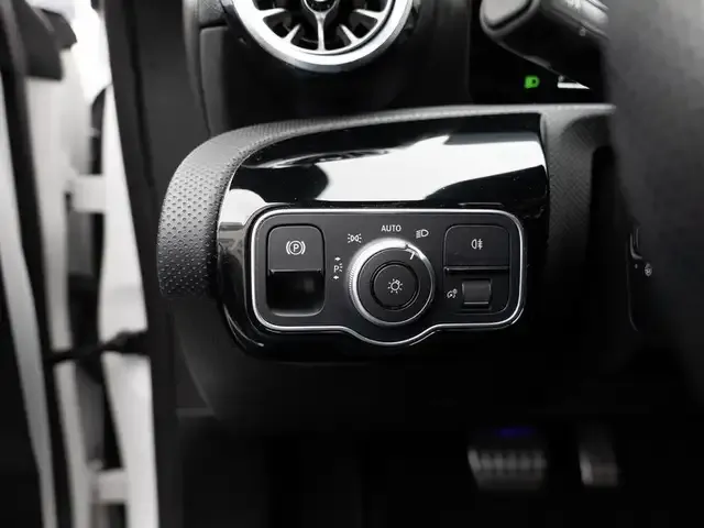 Mercedes-Benz CLA 220