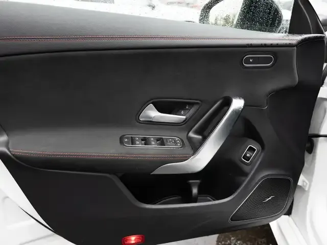 Mercedes-Benz CLA 220