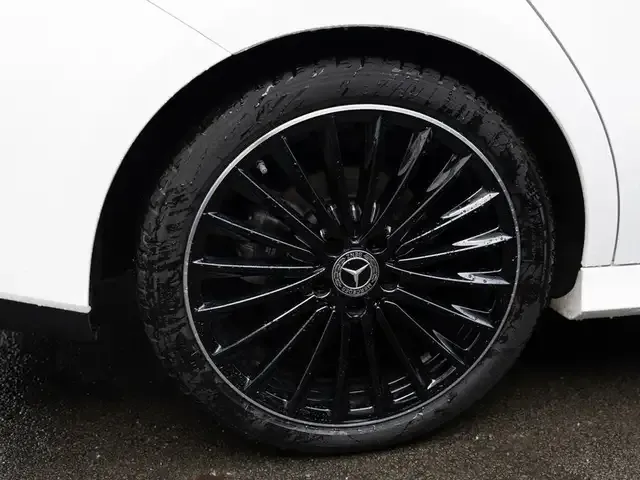 Mercedes-Benz CLA 220