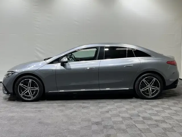 Mercedes-Benz EQE 300