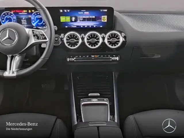 Mercedes-Benz EQA 300