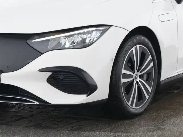 Mercedes-Benz EQE 300