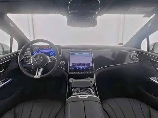 Mercedes-Benz EQE 300