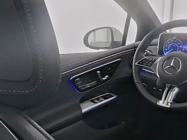 Mercedes-Benz EQE 300