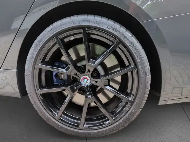 BMW M850