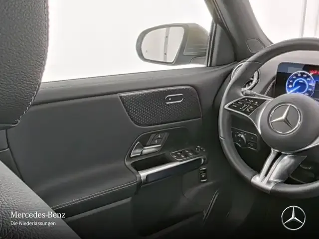 Mercedes-Benz EQB 300