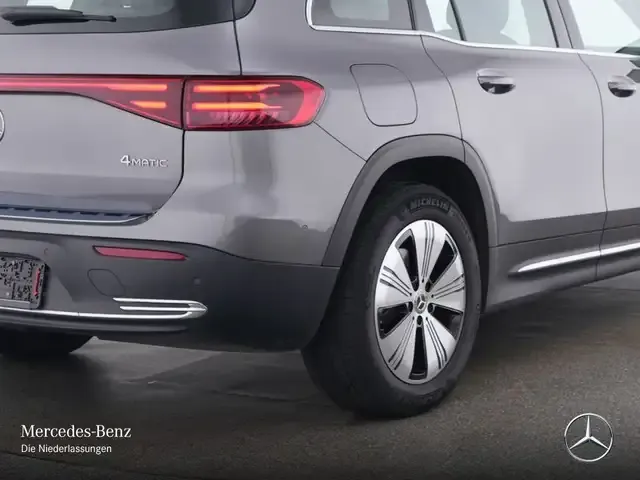 Mercedes-Benz EQB 300