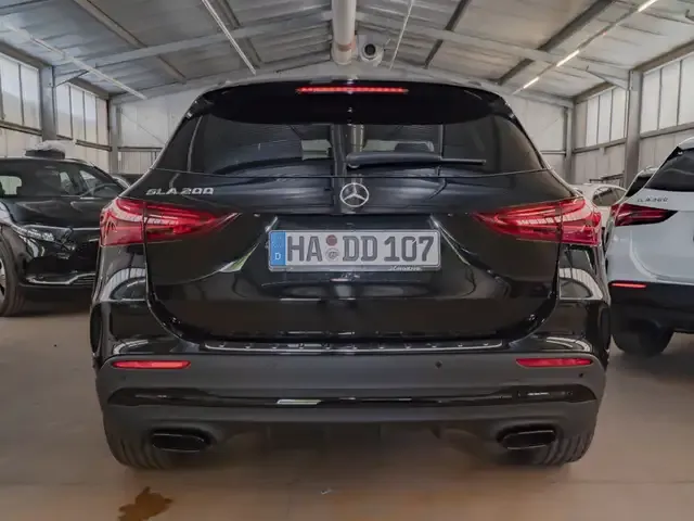 Mercedes-Benz GLA 200
