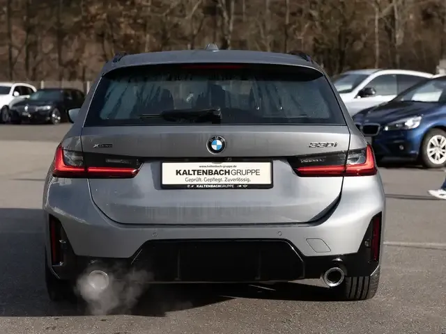 BMW 330