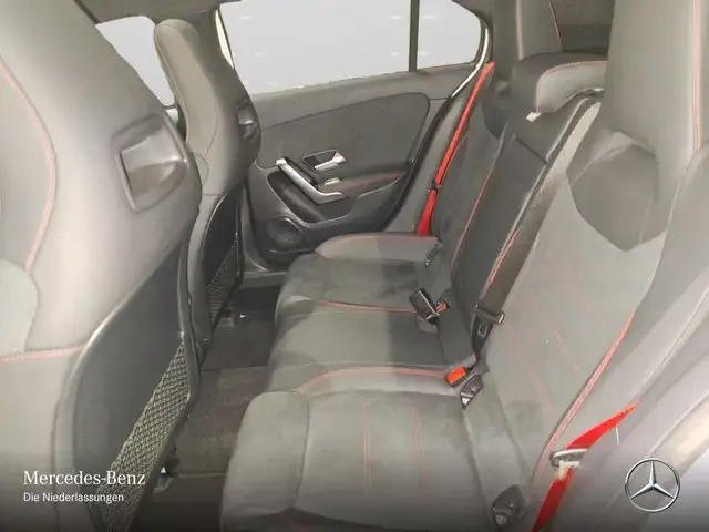 Mercedes-Benz A 35 AMG