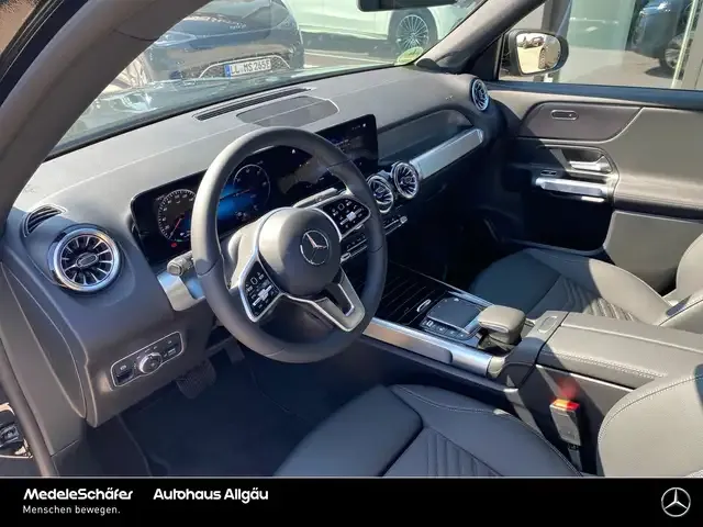 Mercedes-Benz EQB 300