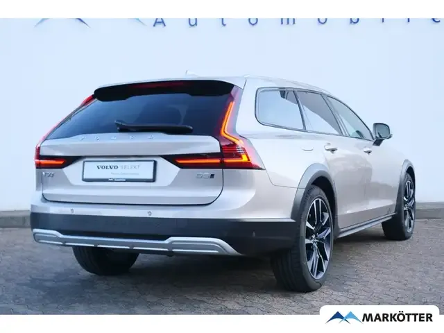 Volvo V90 Cross Country