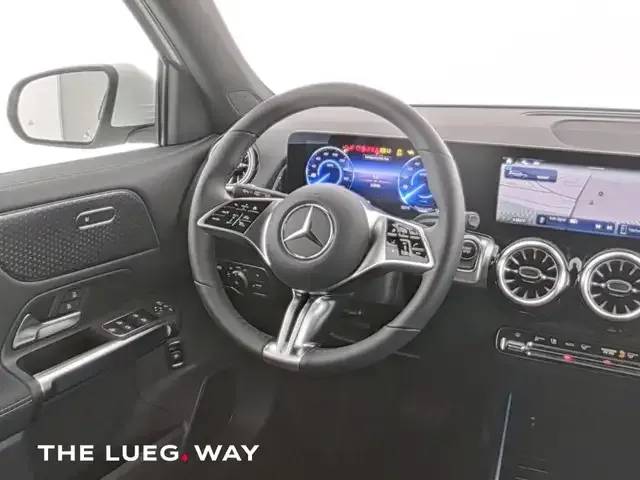 Mercedes-Benz EQB 300