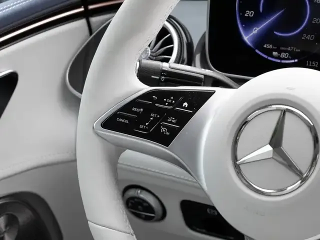Mercedes-Benz EQE 300