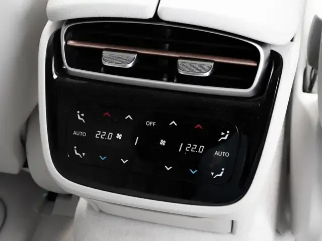 Mercedes-Benz EQE 300